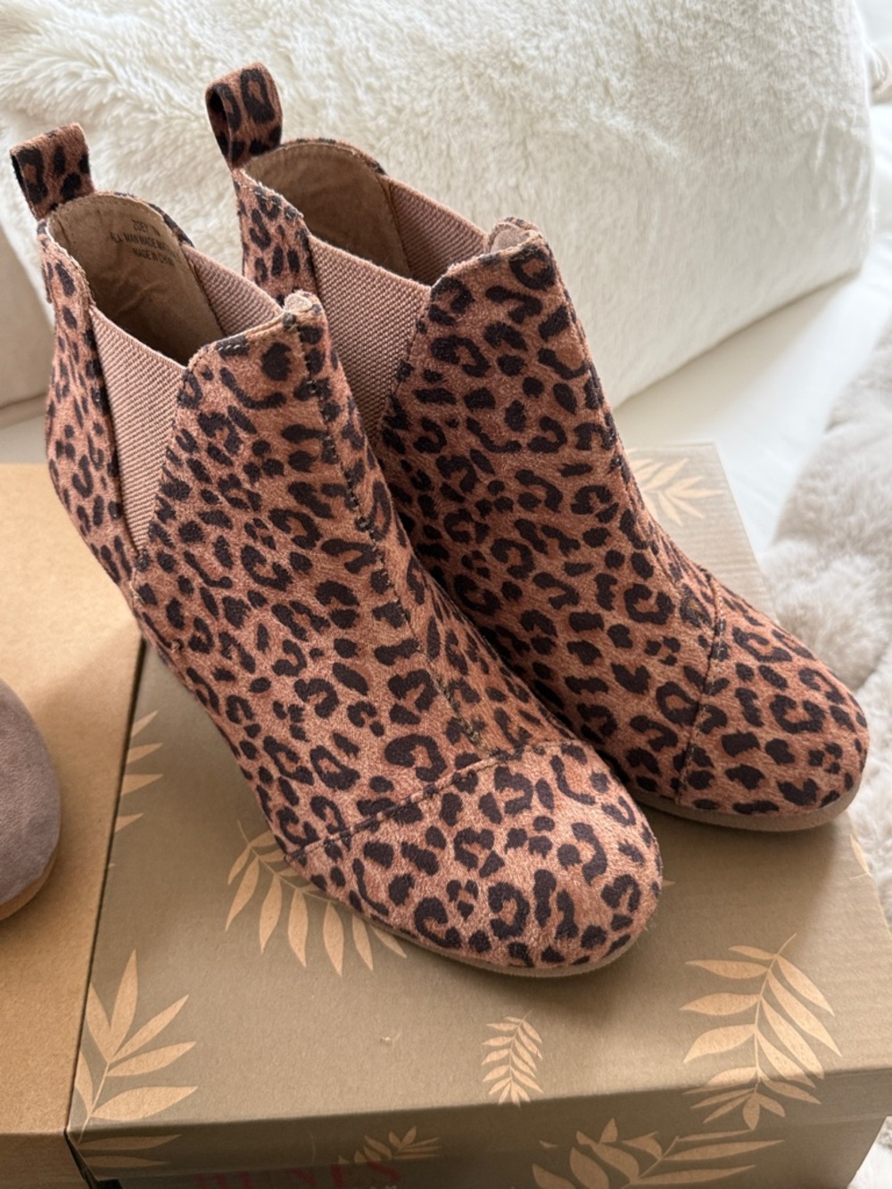 BRAND NEW DUNES Zoey Suede Women's Ankle Boots size 7 - Picture 5 of 10